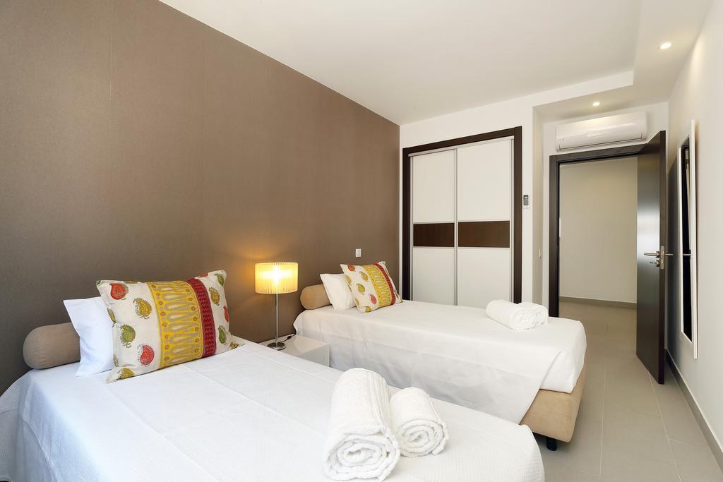 Original 3 Bedroom Downtown Albufeira Exteriör bild